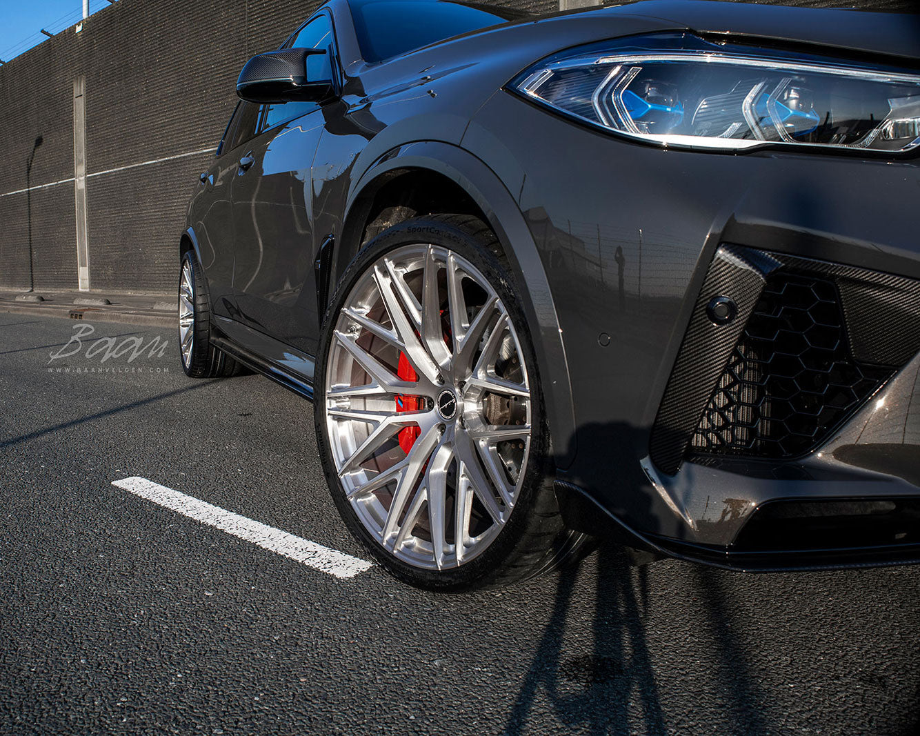 Brixton forged CM10 wheels in 23 inch on a BMW F95 x5m
