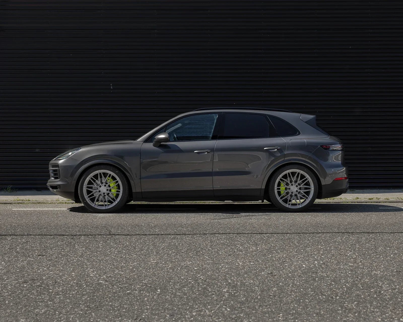 Porsche Cayenne E3 on 22 inch BC Forged EH675 Wheels