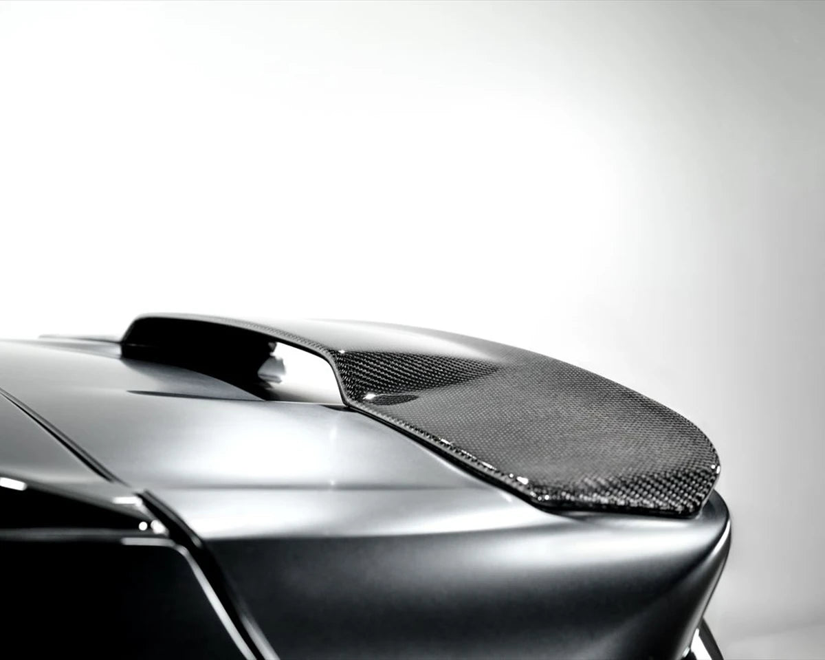 Top view of the 3DDesign roof spoiler in carbon for BMW X5M LCI