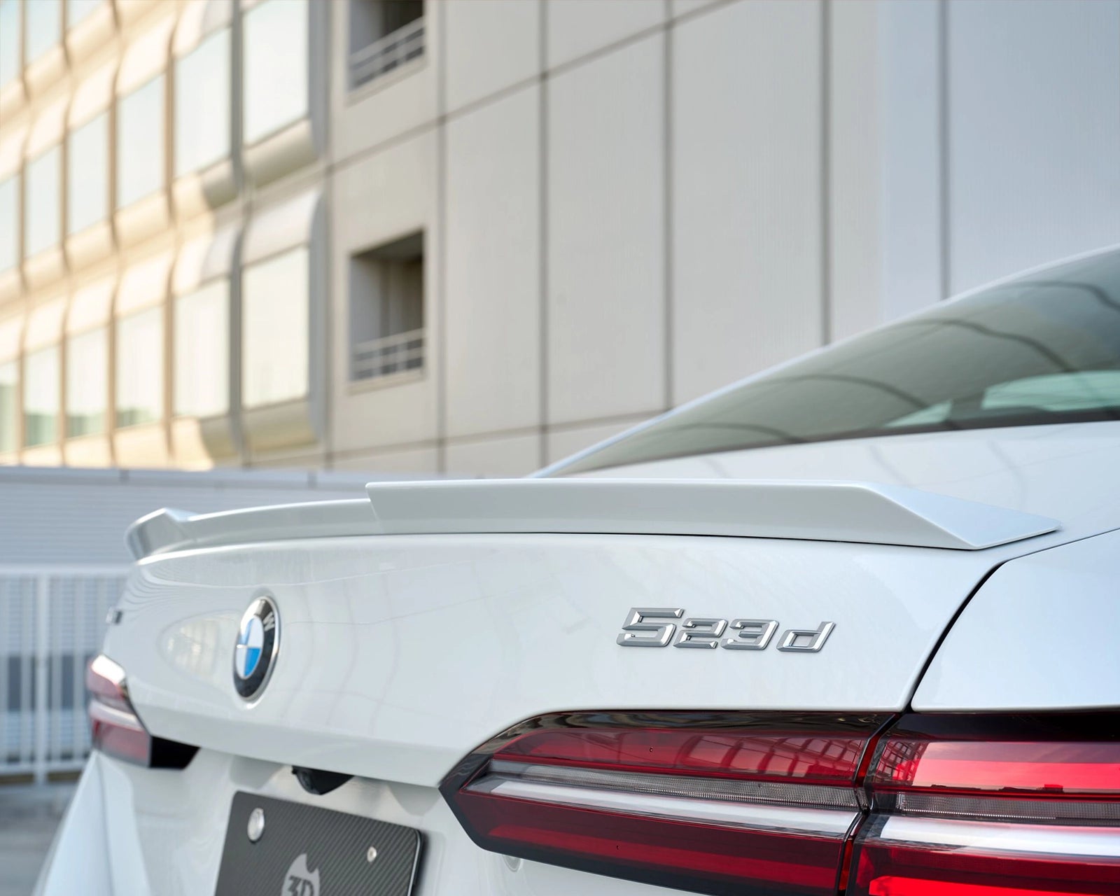 Profile detail of the 3DDesign GFRP trunk spoiler fitted to a BMW G60 5 Series