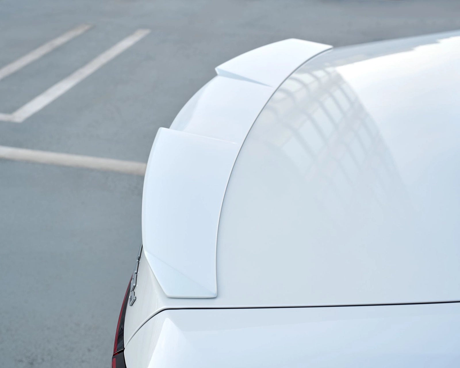 Top view of the 3DDesign GFRP trunk spoiler for BMW G60 and BMW G90 M5