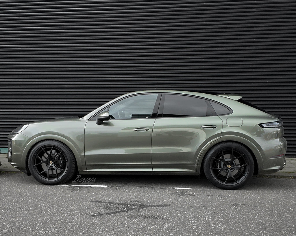 Porsche cayenne coupe 9YA Facelift 2025 lowering airsuspension and 22 inch BC KL01 wheels