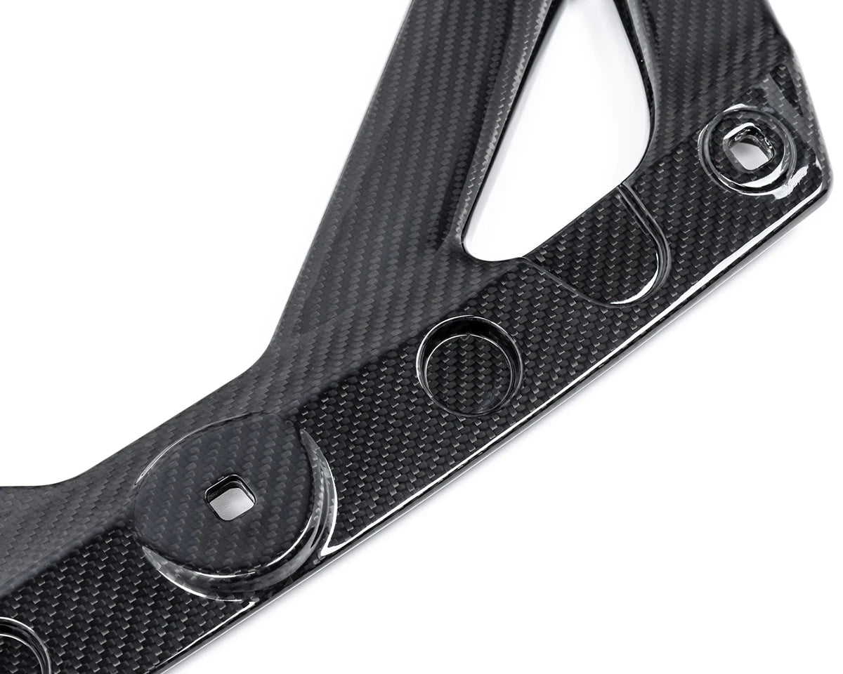 Before and after comparison of OEM vs Eventuri carbon strut brace on G82 M4