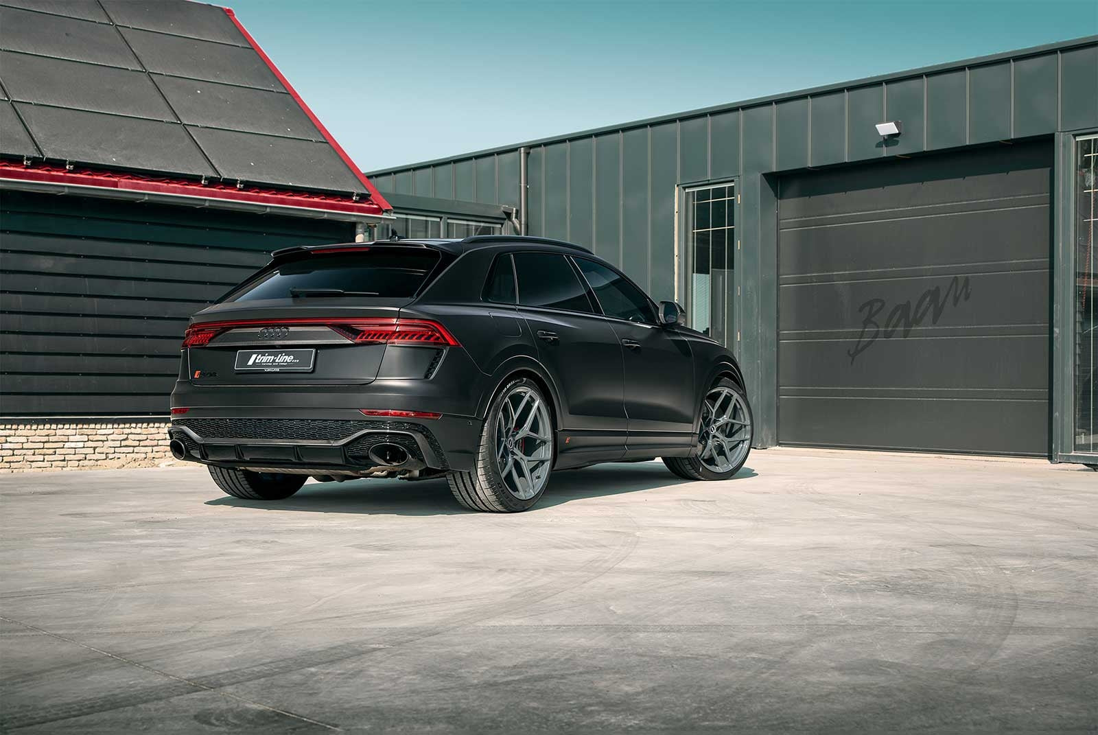 Audi RSQ8 lowered air suspension