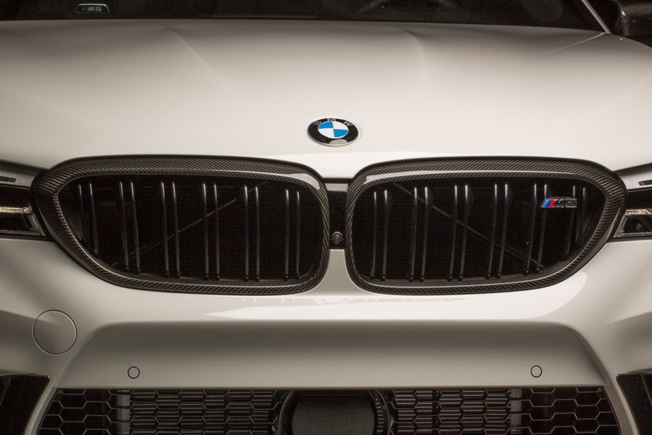 BMW M5 F90 carbon kidneys M performance