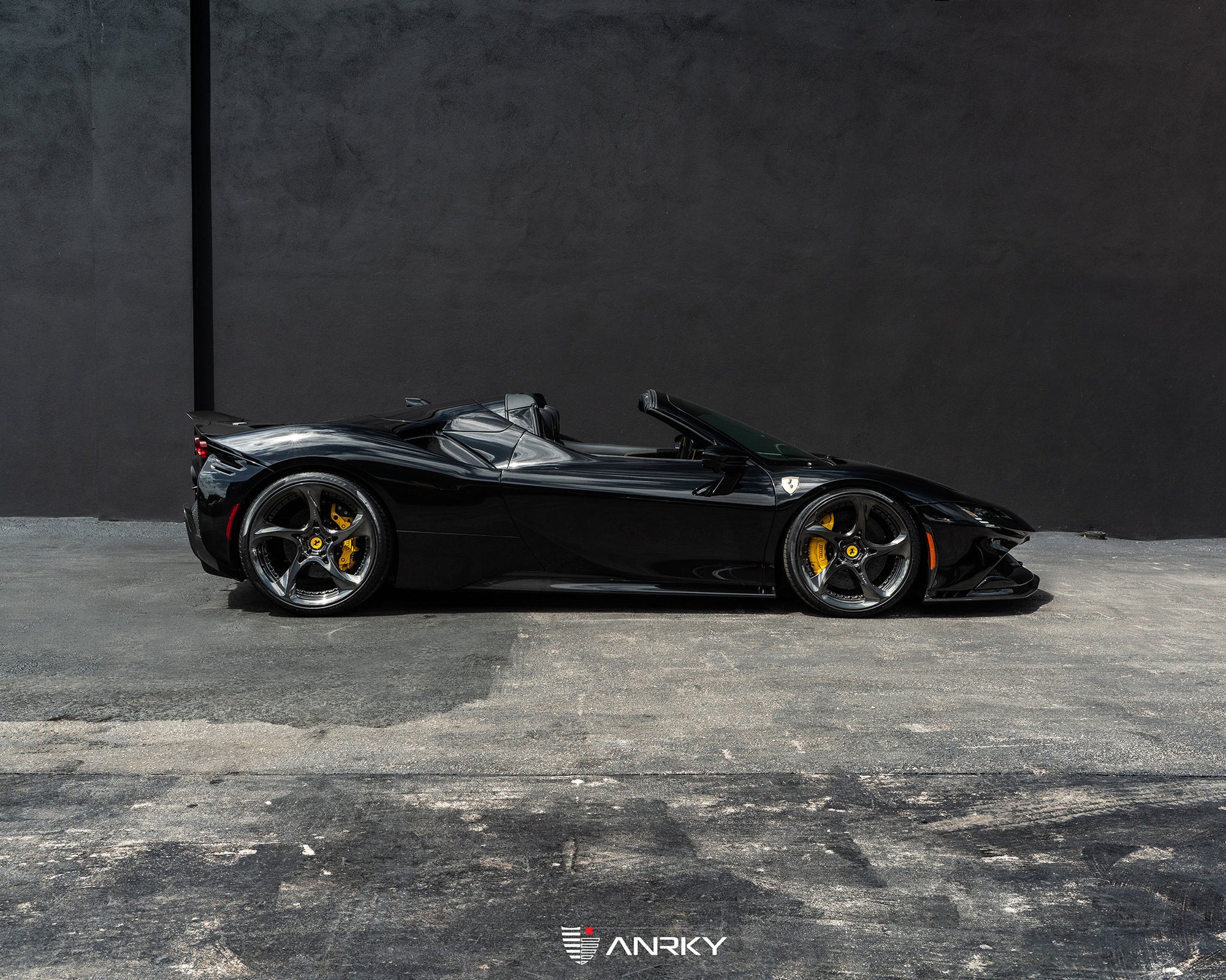 Ferrari SF90 with Anrky XR-205 wheels in 21 inch in front and 22 inch in the rear.