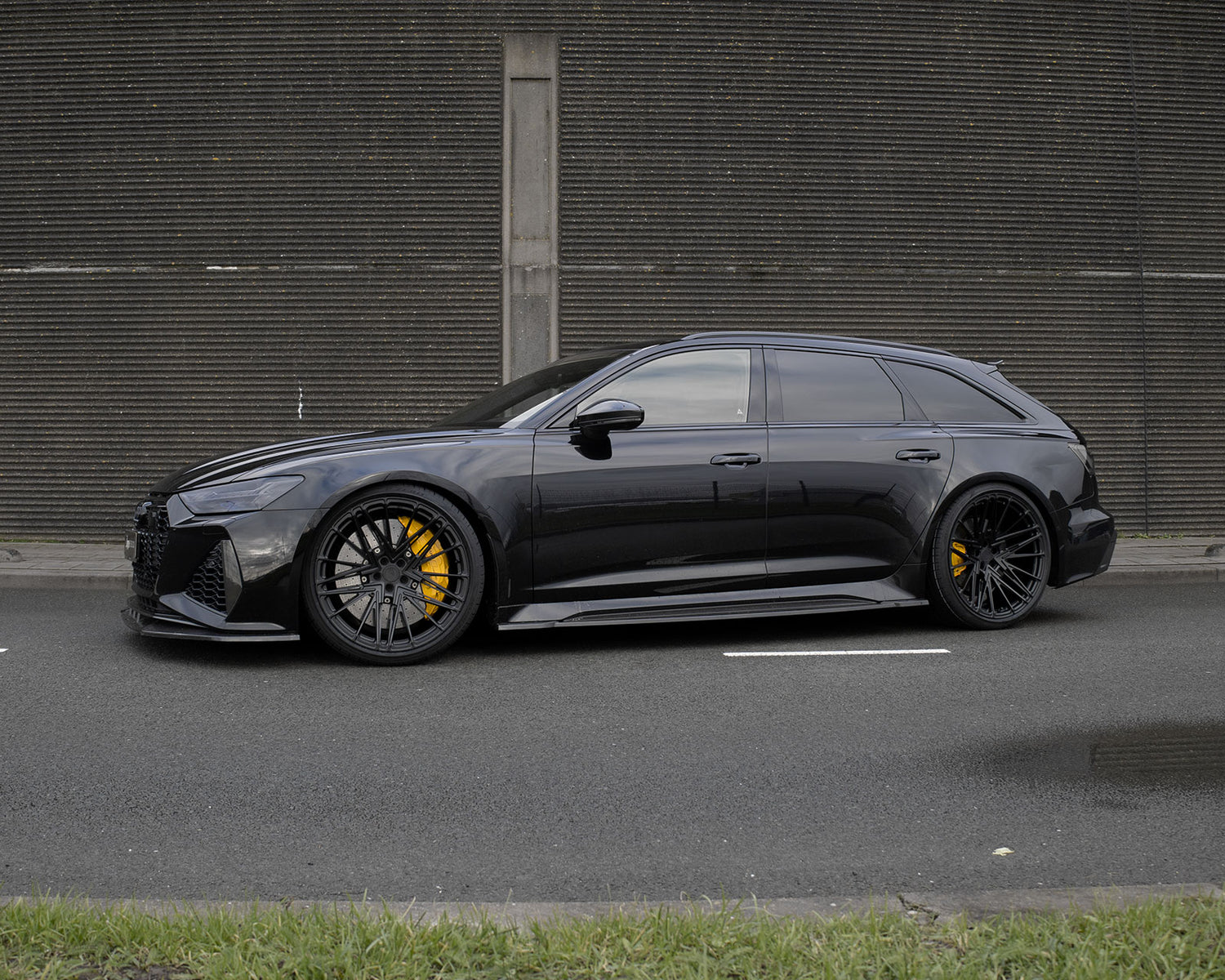 Audi RS6 C8 22 inch BC Forged EH185 wheels and lowering