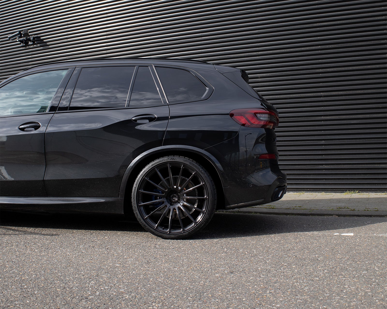 BMW G05 X5 with 23 inch BC Forged wheels