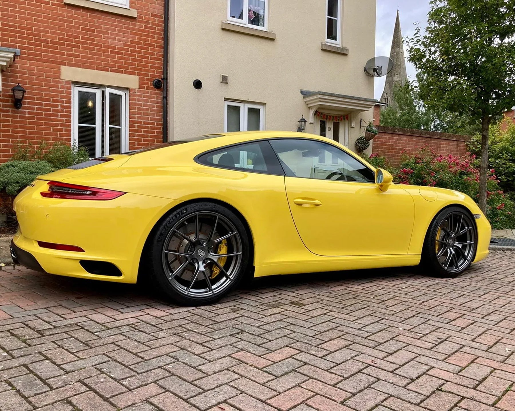 Porsche 911 991.2 Carrera T with 20" APEX VS-5RS Wheels in Anthracite
Wheel Sizes
Front 20x9" ET44
Rear 20x11.5" ET72