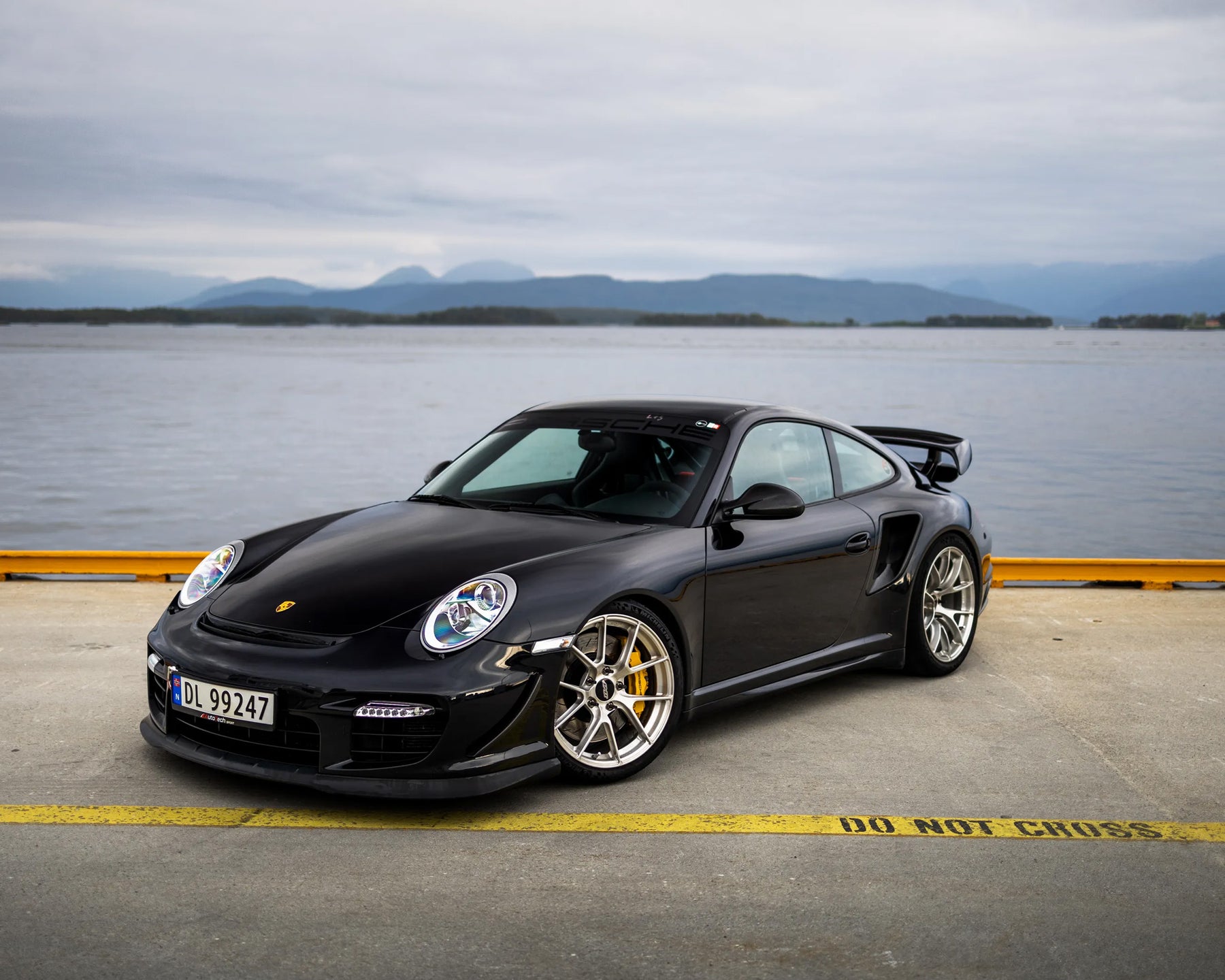 Porsche 911 997 GT2 GT3 with 19" APEX VS-5RS Wheels in Brushed Clear
19x9" ET50 5x130
19x12" ET46 5x130