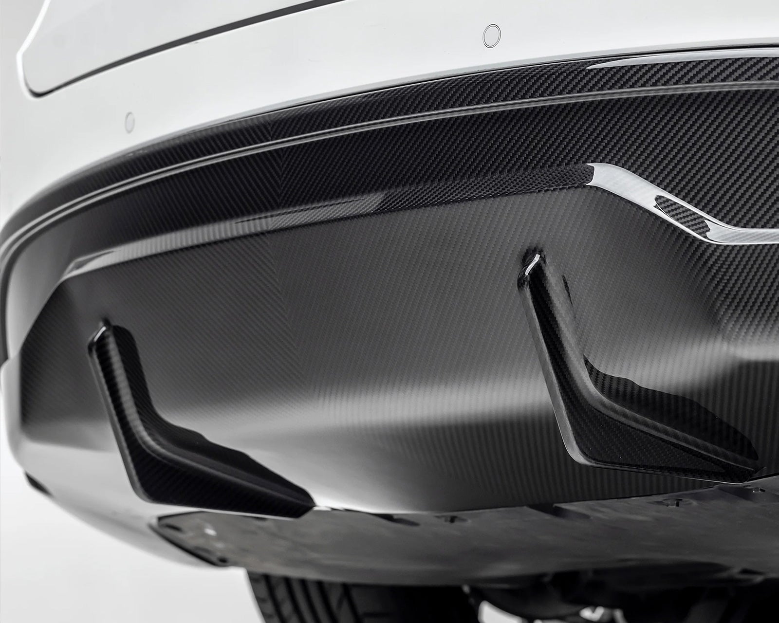 carbon fins Tesla Model Y diffuser