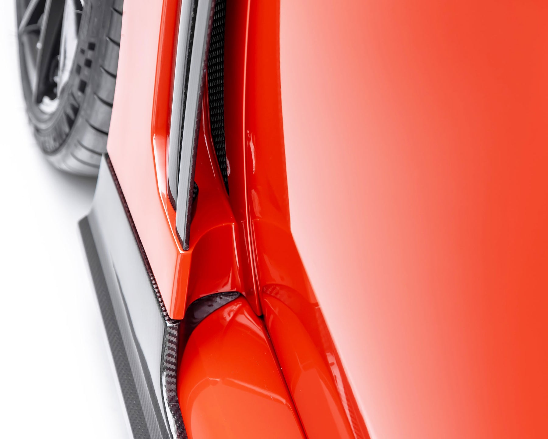 Vorsteiner BMW G87 M2 carbon sideskirt fender connection