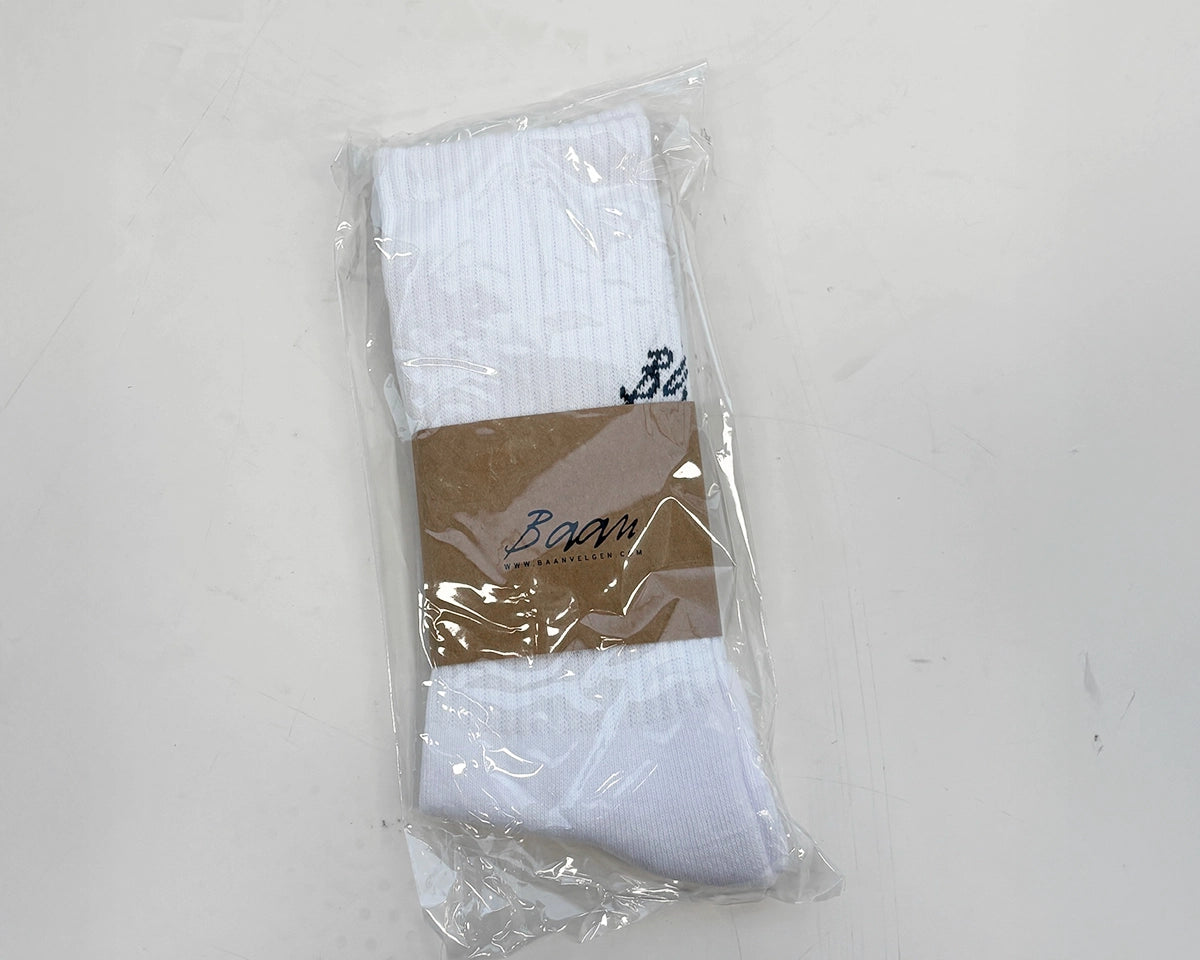 baan white crew socks packaging