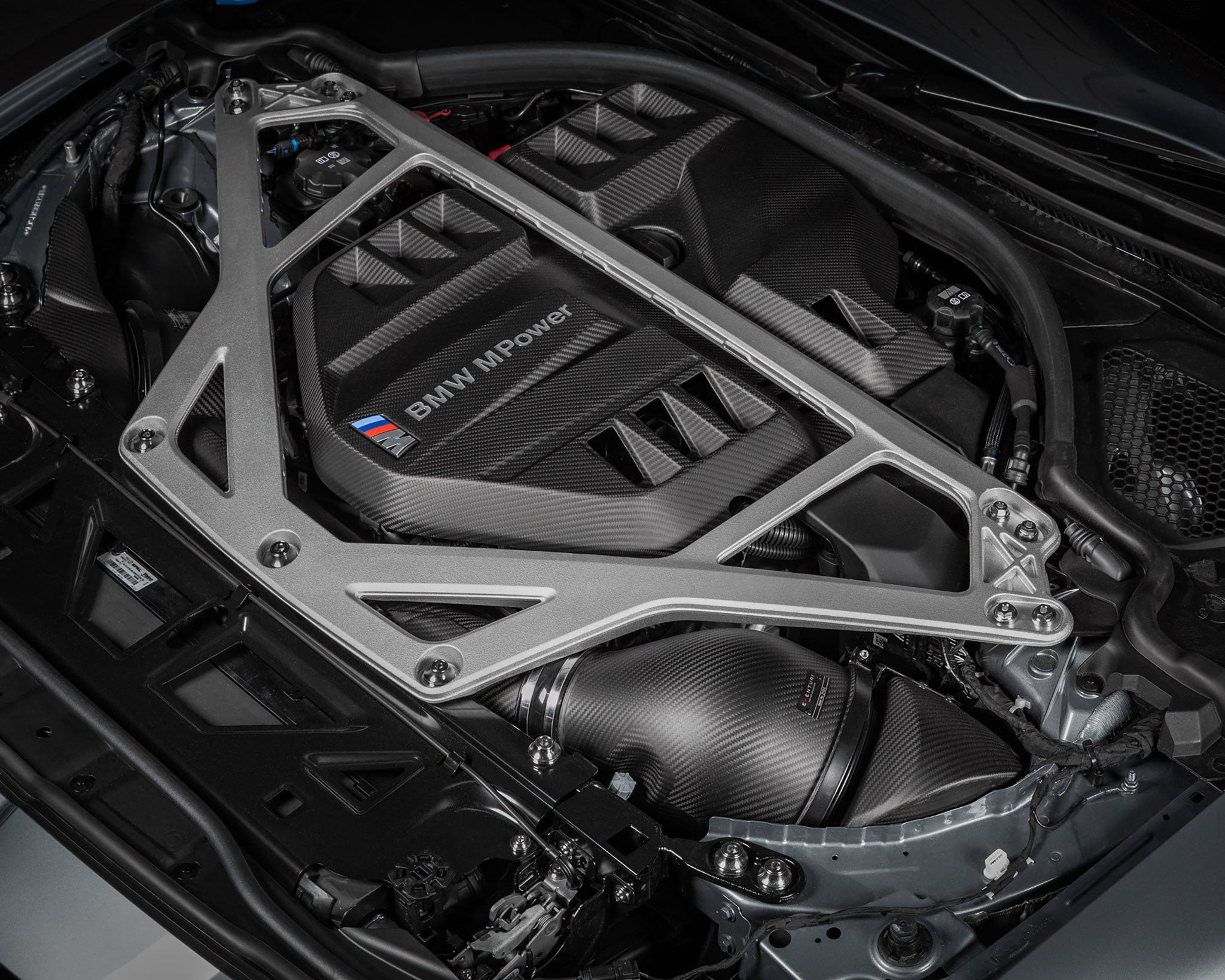 Eventuri engine cover in matte satin finish for the BMW G87 m2