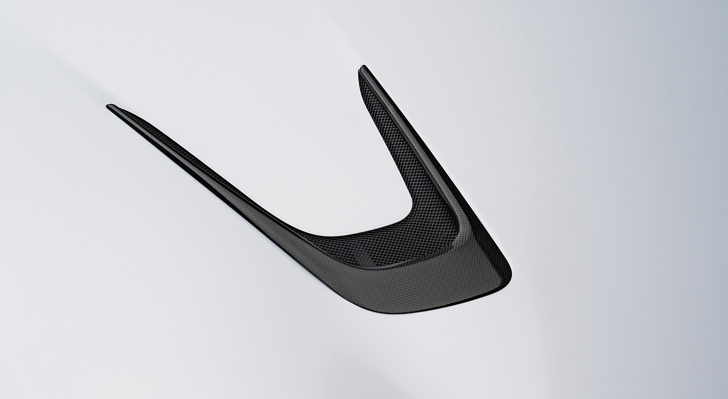 NOVITEC carbon bonnet air intake installed on Ferrari 12Cilindri
