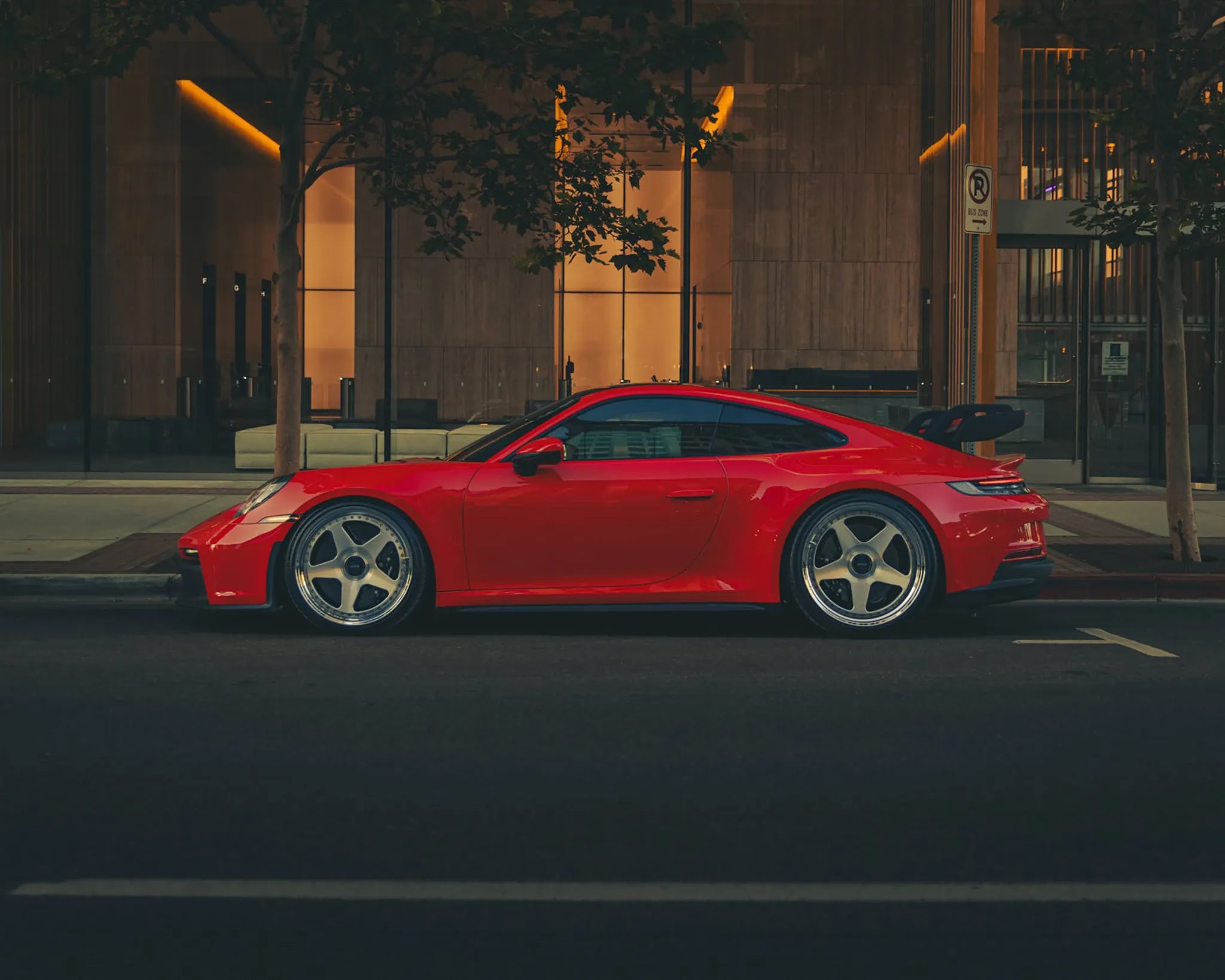 Red Porsche GT3
Wheel Style / Config.
Brixton Forged TR04 Circuit+
Wheel Finish
Brushed Aluminum (Gloss) / Chrome (Gloss)
Wheel Size
Front: 21" / Rear: 22"