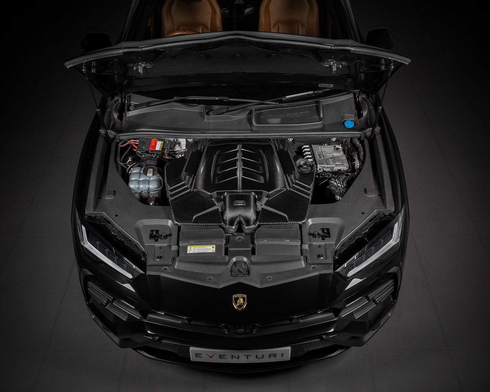 Eventuri intake lamborghini Urus engine bay